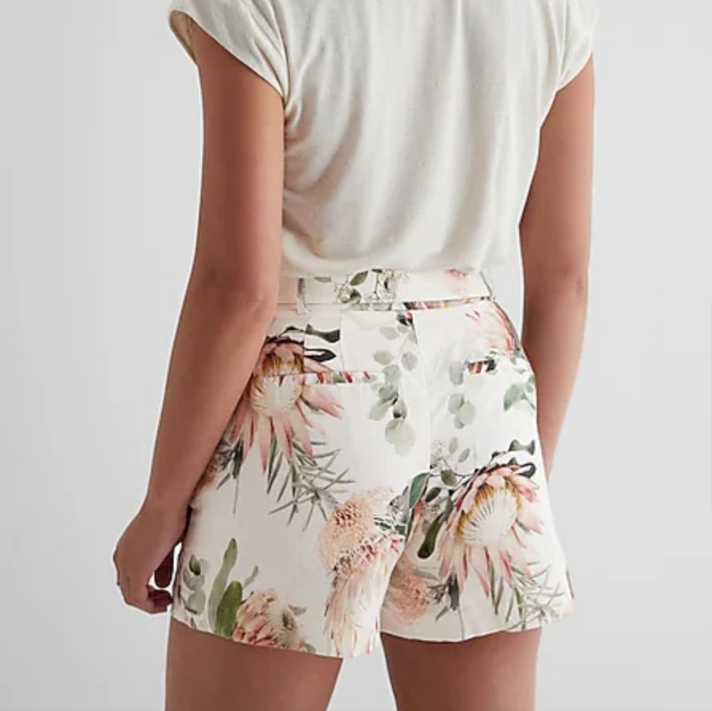 NWT Express Floral High-Waisted Belted Shorts Cream SIZE 12